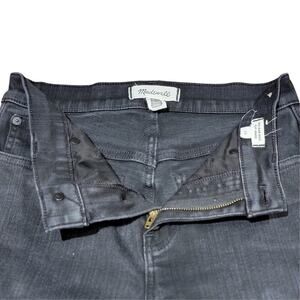 MADEWELL Black Rinse Wash Mid-Rise Kick Out Jeans Womens 26 Polished Casual Y2K